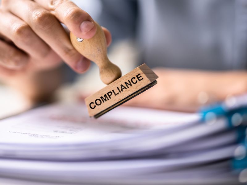 diferença entre compliance e governança corporativa e quais os benefícios